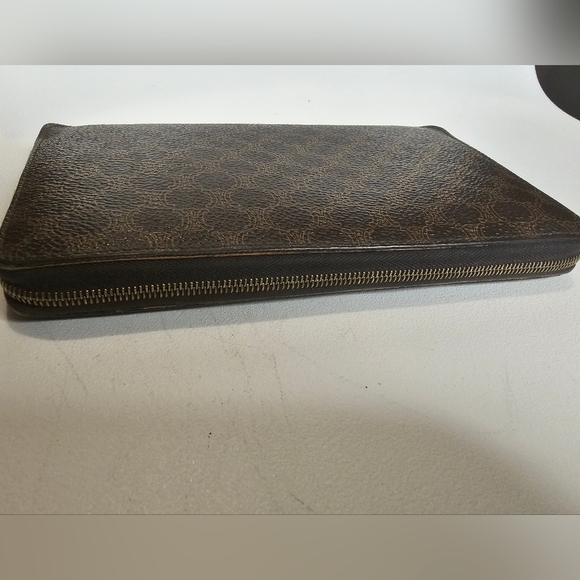 Authentic Celine Macadam zippy wallet. - Picture 5 of 10